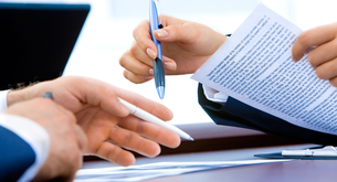 ¿Qué requisitos se exigen para firmar un contrato?