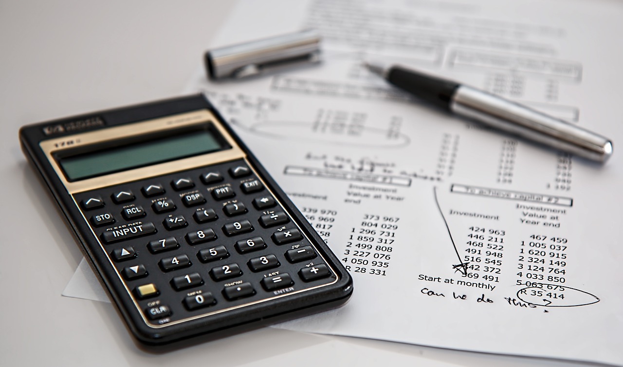 ¿Cómo calcular el pago de impuestos por honorarios?